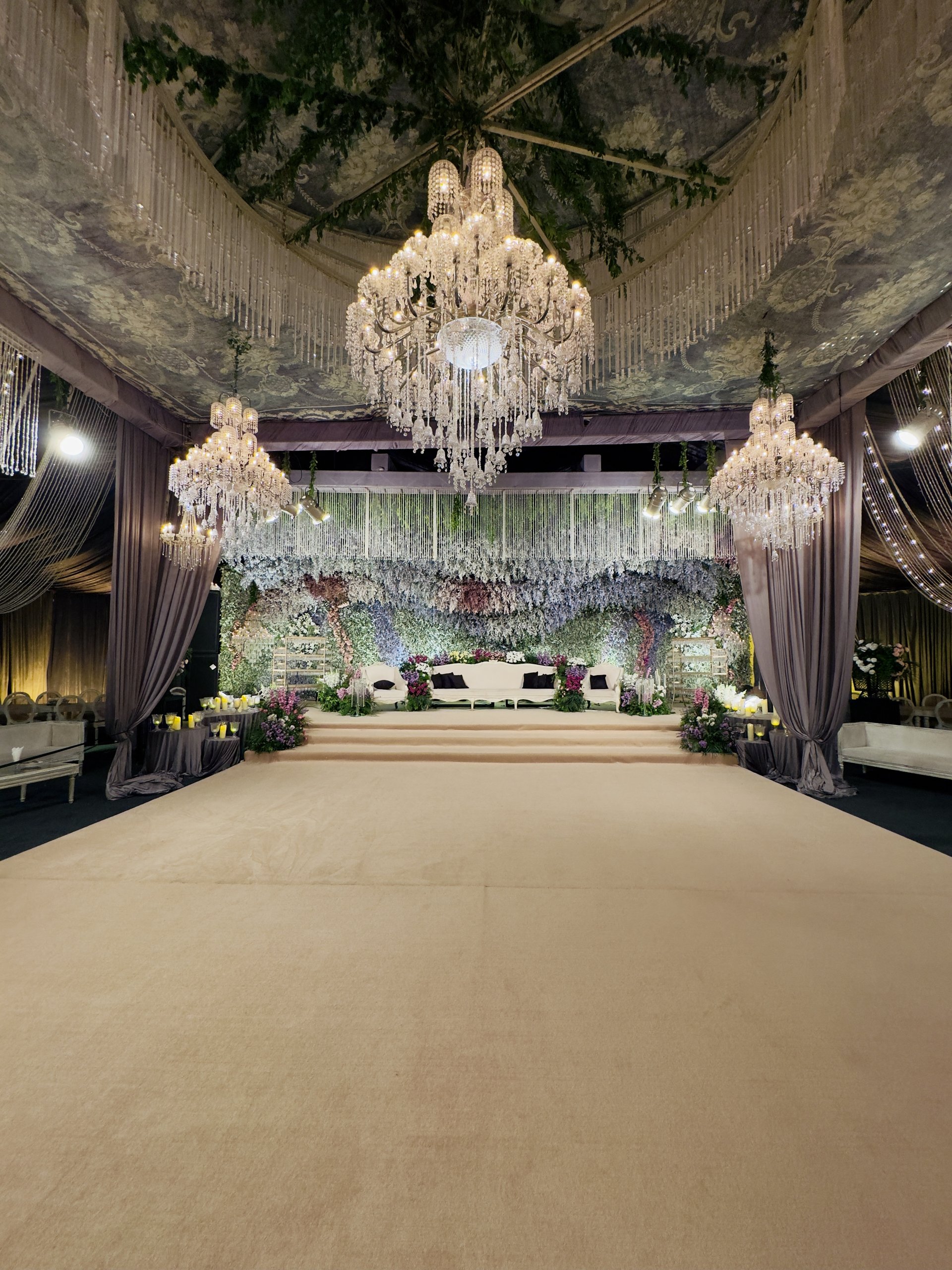 Jhoola Floral Swing Staging: Designing the Ultimate Vibrant Mehndi Centerpiece